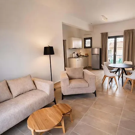 Consta Luxury Aparthotel Parálion Ástros