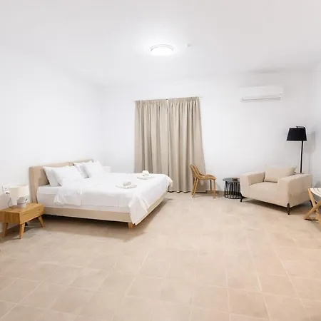 Consta Luxury Parálion Ástros