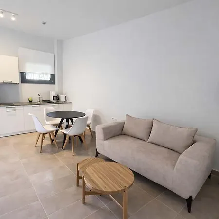 شقة فندقية Consta Luxury 3*